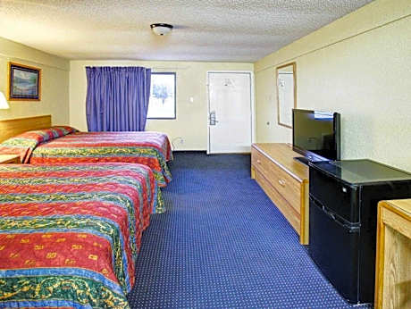 Queen Room with Two Queen Beds - Non-Smoking