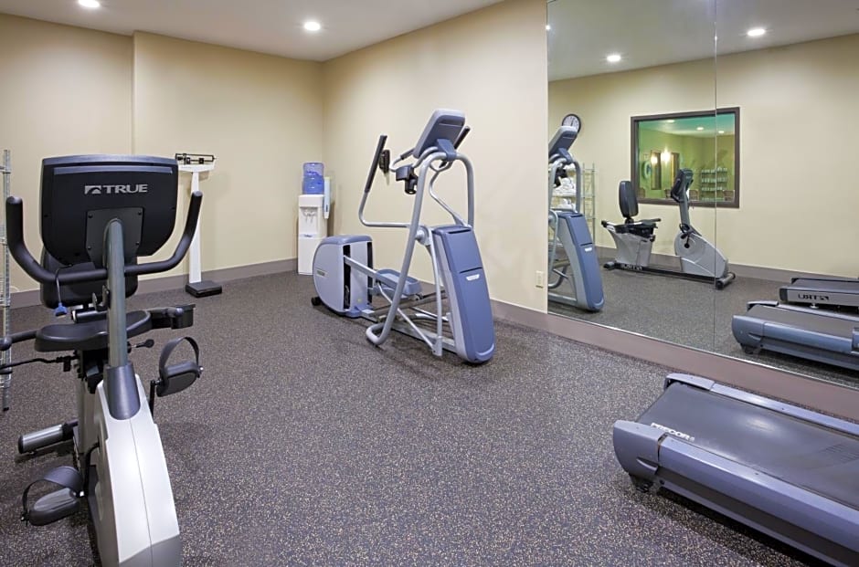 Holiday Inn Express Hotel & Suites St. Paul - Woodbury By IHG