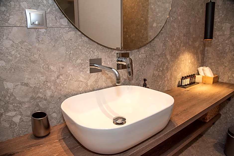 Kaiser Luxury Suites