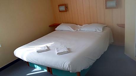Double Room with 1 Double Bed