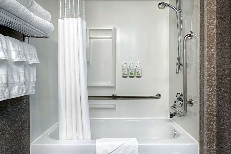 Days Inn by Wyndham Medicine Hat