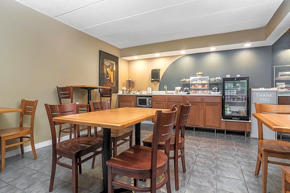 AmericInn by Wyndham Lake City