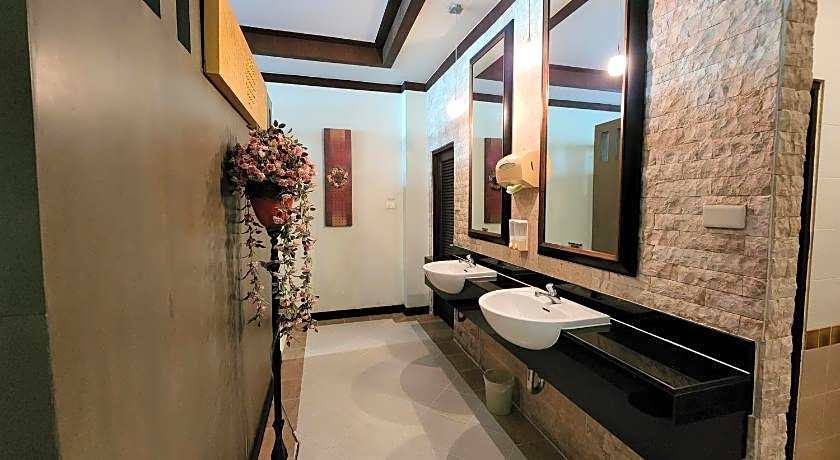 Lanta Mermaid Boutique House Hotel