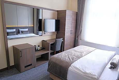 Deluxe Double Room with Bath