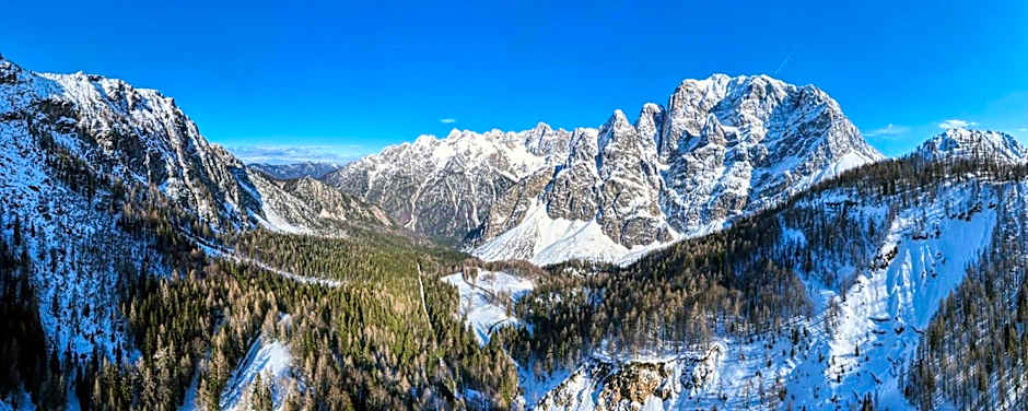 Erjavčeva mountain hut at Vršič pass