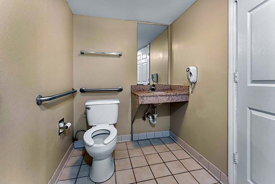 Americas Best Value Inn Montezuma