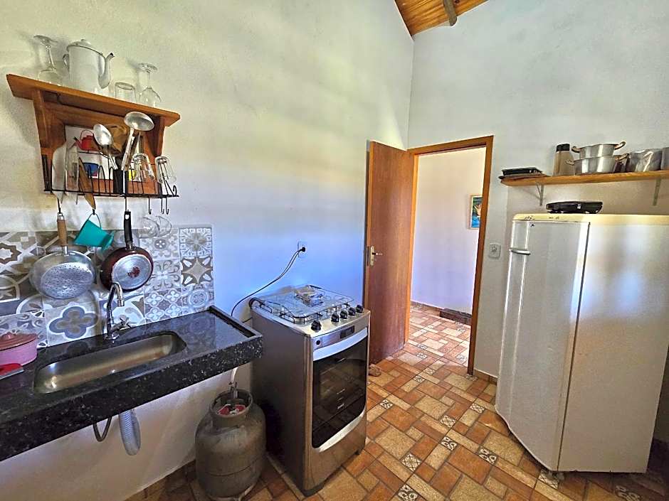 Chalés Vila Carrancas - Ao lado do centro com piscina, cozinha completa e muita tranquilidade