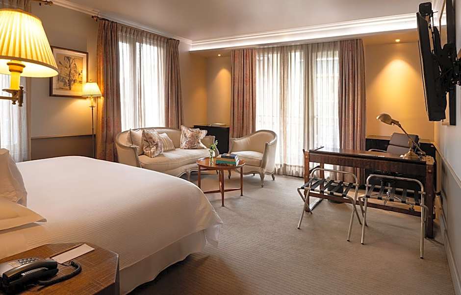 The Singular Santiago