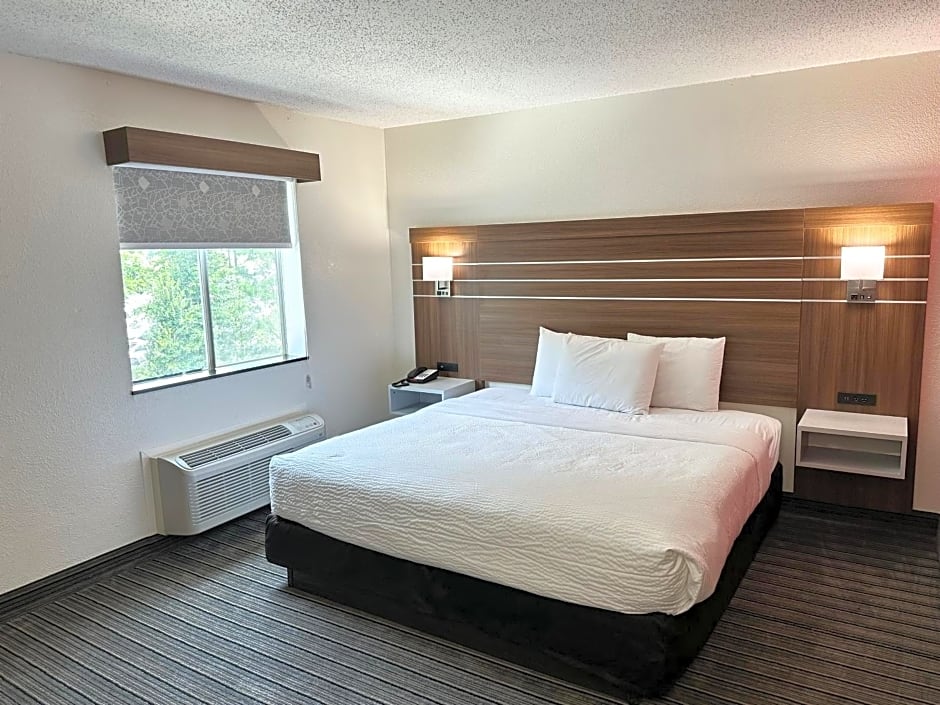 Ramada by Wyndham Lithia Springs Atlanta