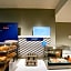 Holiday Inn Express & Suites Santa Clara - Silicon Valley By IHG