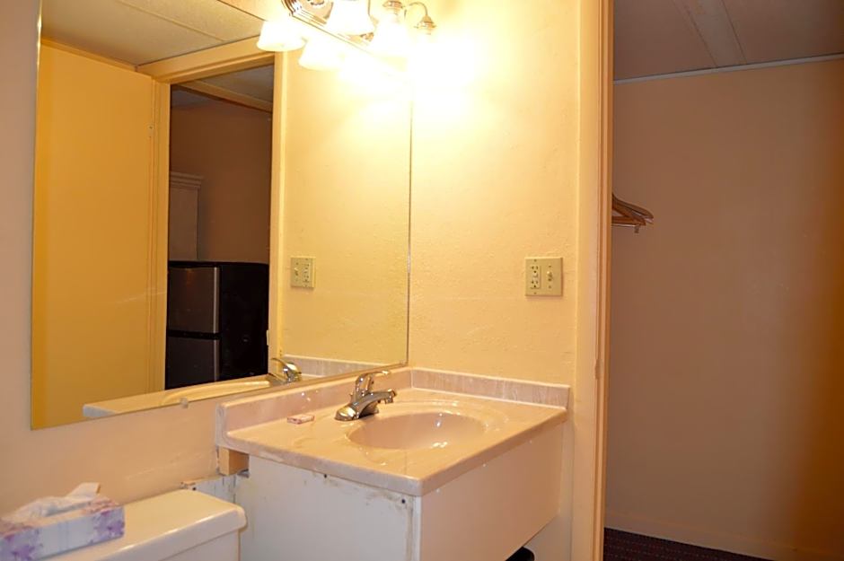 Travelers Inn