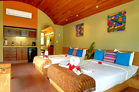 Beach Front Bungalow 2 Full Beds