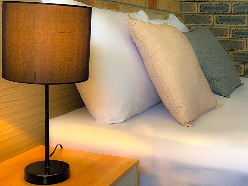 Squatters Homestead Motel