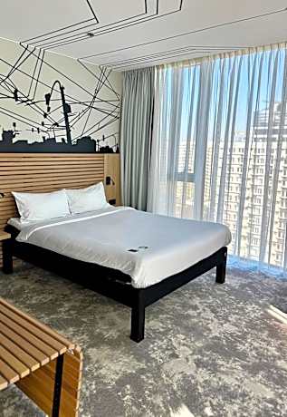 Spacious Suite with Double Bed and Extra Sofa f or Two people
