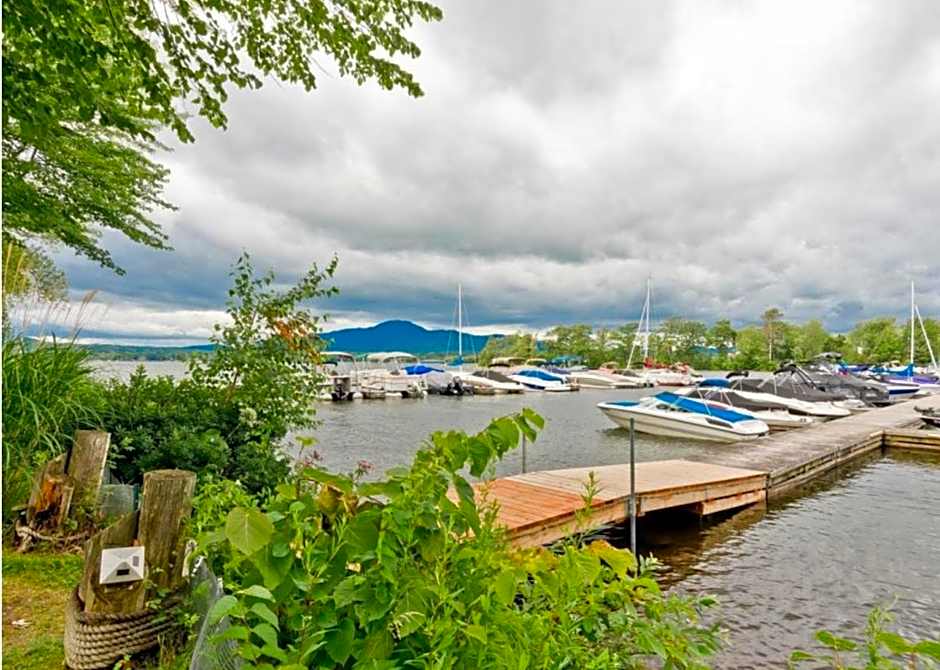 Magog Waterfront Condo