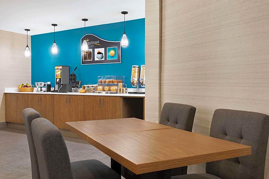 Days Inn by Wyndham Kingston