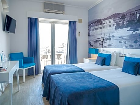 Superior Double Room, Sea View (1 Queen Bed)