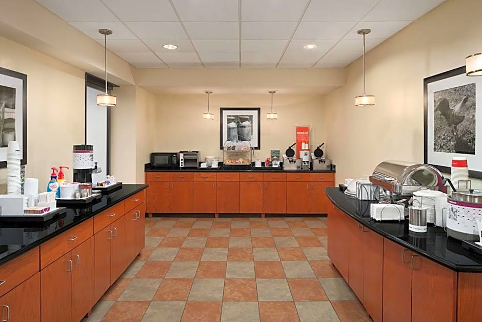 Hampton Inn By Hilton Belle Vernon