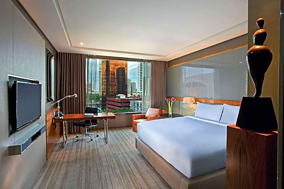 Photo 1 of 5 of Deluxe 1 King Bed, Mobility Accessible