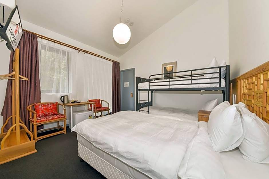 Sinofield Edu-Retreat