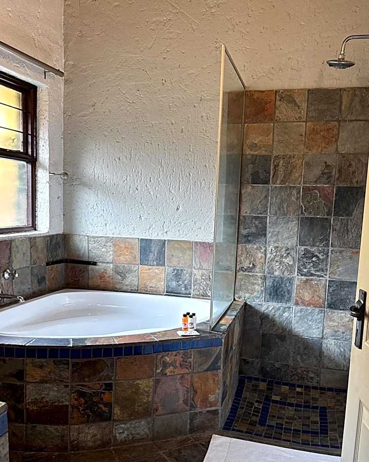 Paradise Creek Lodge