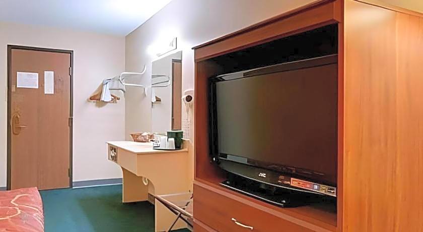 Americas Best Value Inn St. Louis South