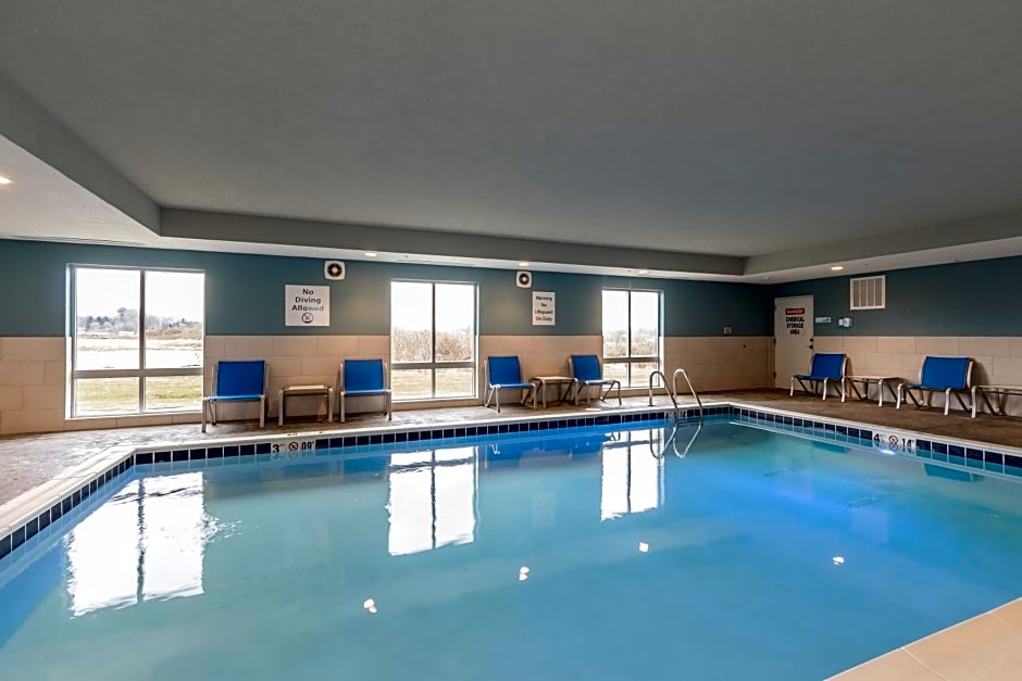 Holiday Inn Express and Suites- South Bend Casino By IHG