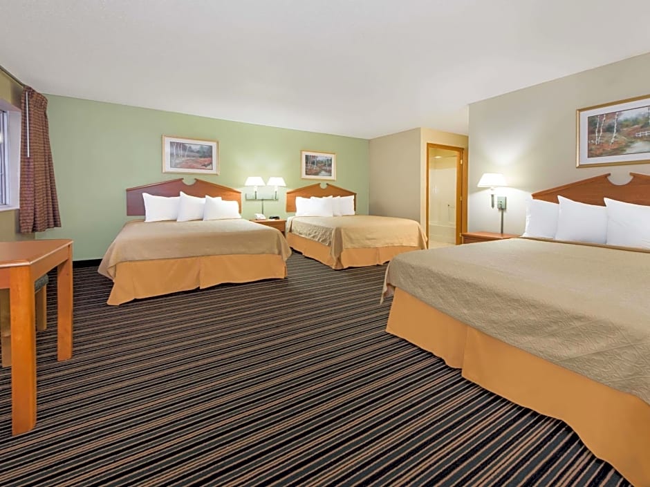 Days Inn Ottumwa – Ottumwa, IA