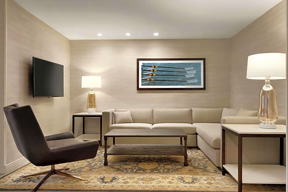 DoubleTree Suites by Hilton Hotel Boston - Cambridge