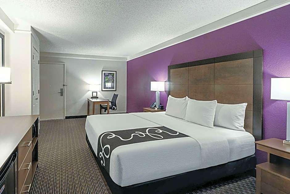 La Quinta Inn & Suites by Wyndham Lubbock West Medical Center