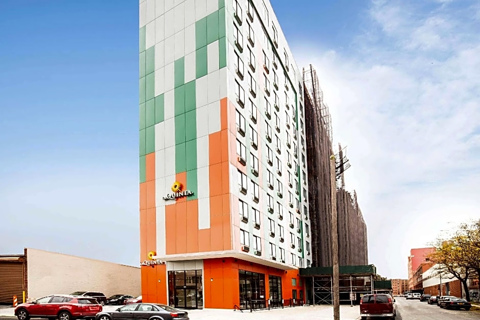 La Quinta Inn and Suites by Wyndham Long Island City