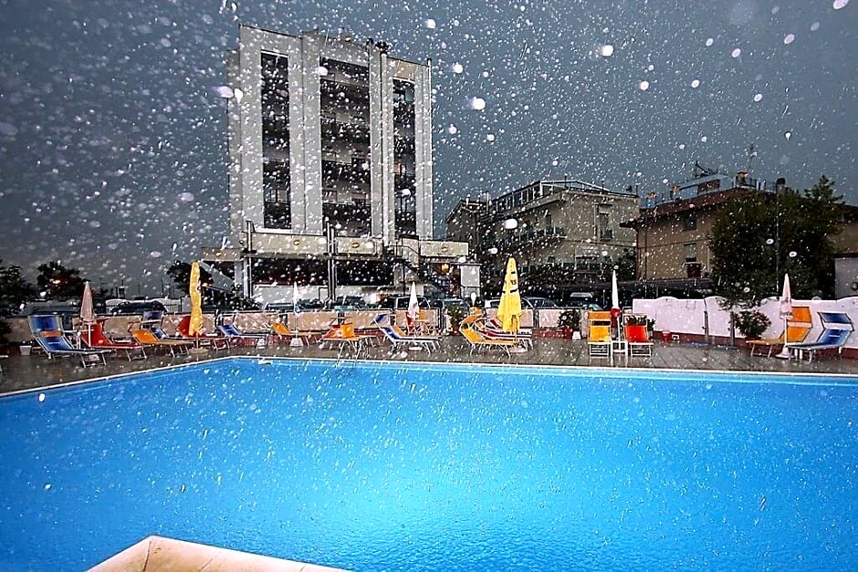 Hotel Avila In