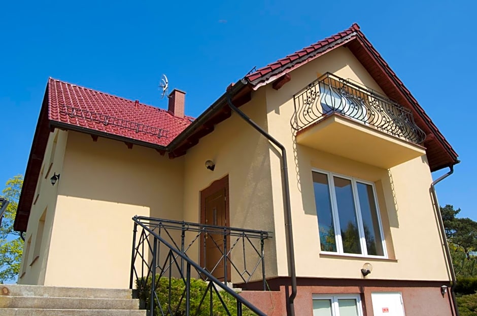 JANTAR Pokoje i Domki u Reni