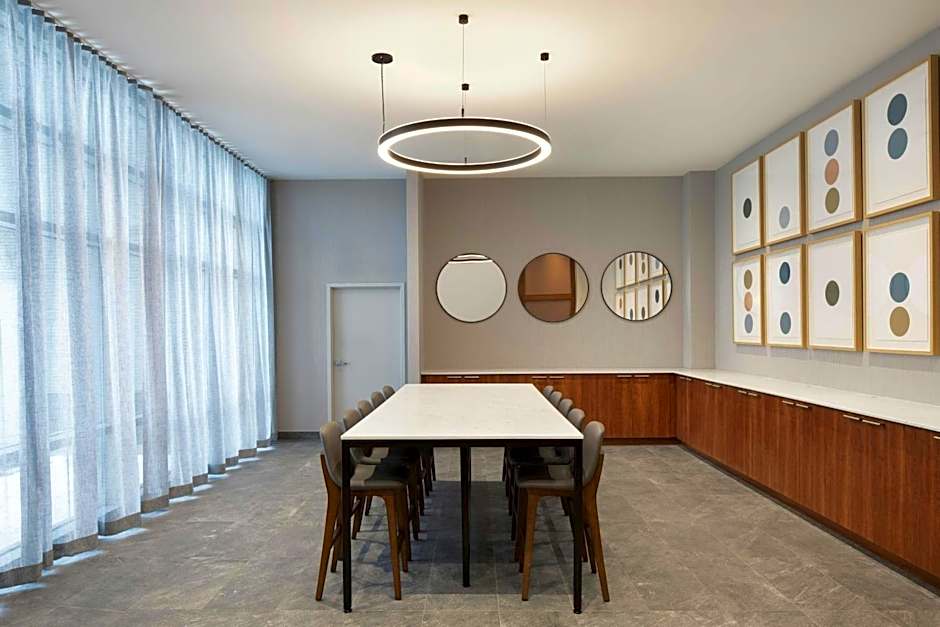 Courtyard by Marriott Montreal Airport