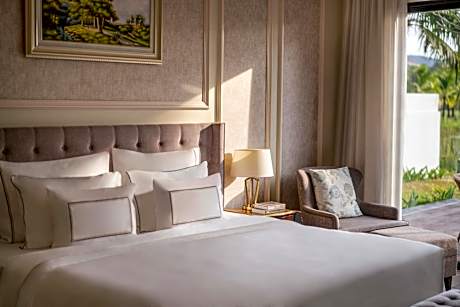 Four-Bedroom Villa with Lake View and Private Pool