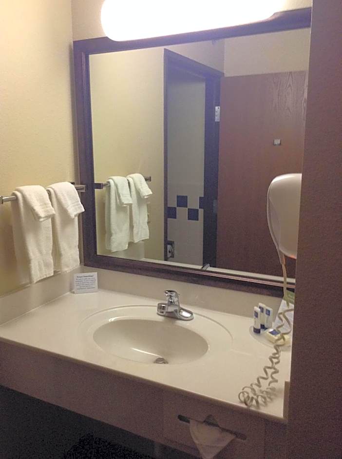 AmericInn by Wyndham Republic