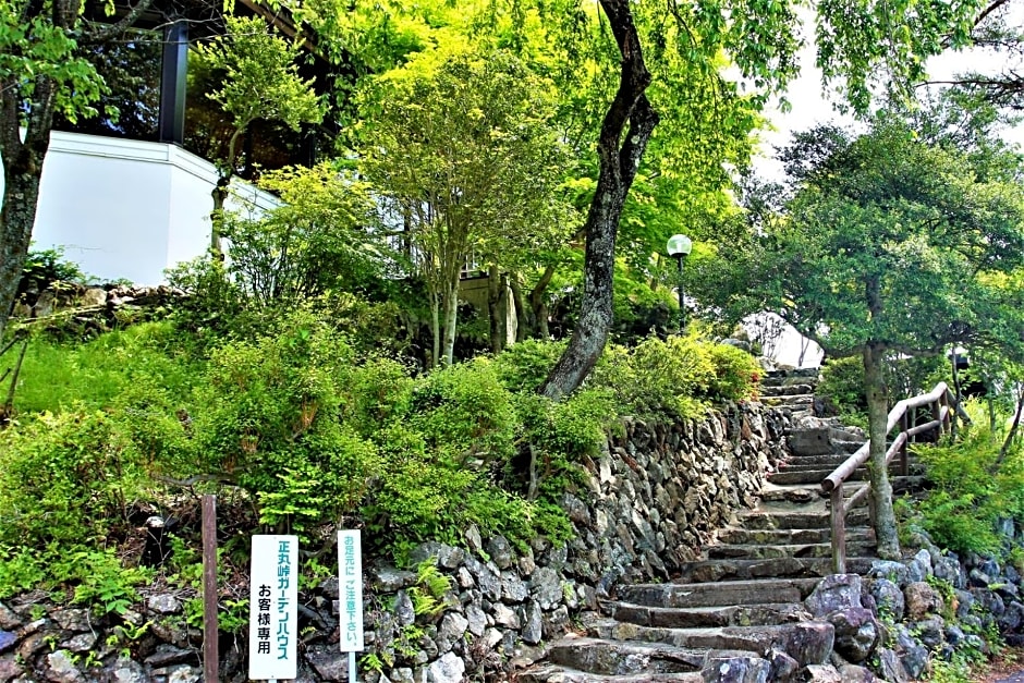 Shomarutoge Garden House