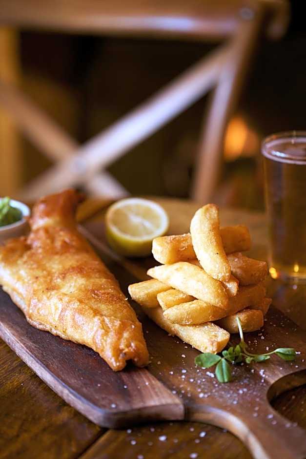 The Bear Of Rodborough Hotel