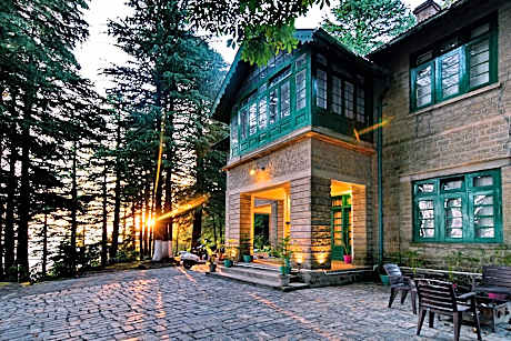 Brij Villa, Dalhousie - A Colonial Luxury Retreat