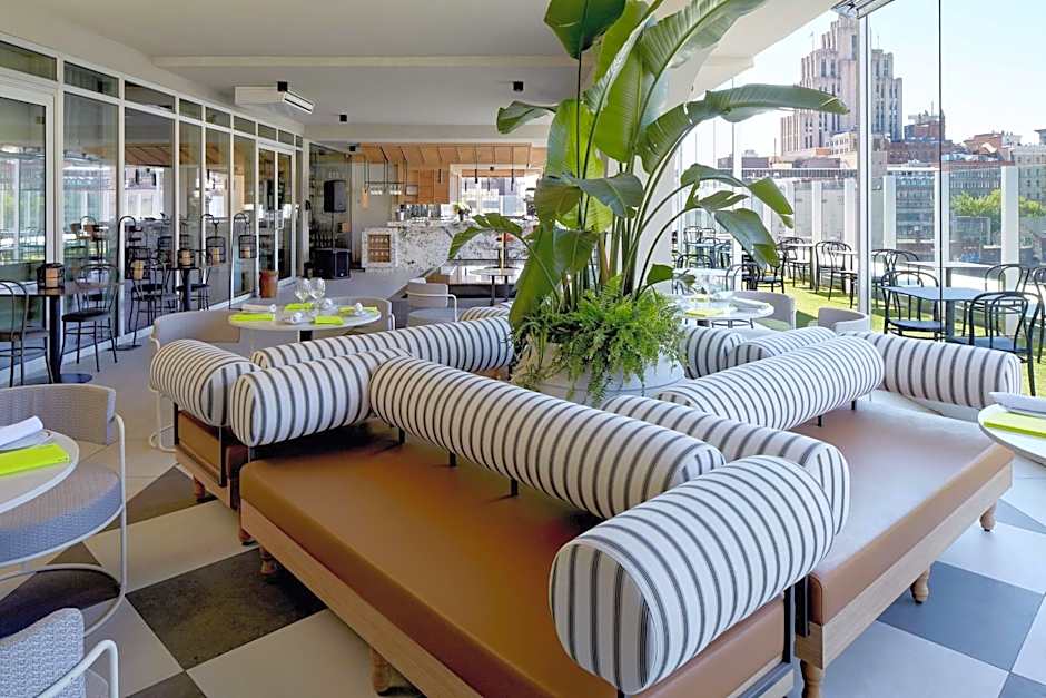 Hampton Inn By Hilton Montreal Downtown, Qc