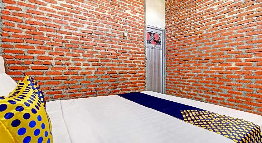 OYO Life 93010 Omah Bareng Syariah Sambisari