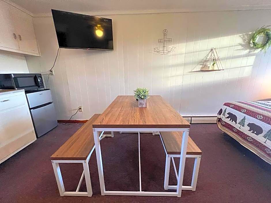 Whetstone Bay Lodge