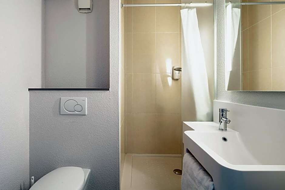 B&B HOTEL Paris Le Bourget