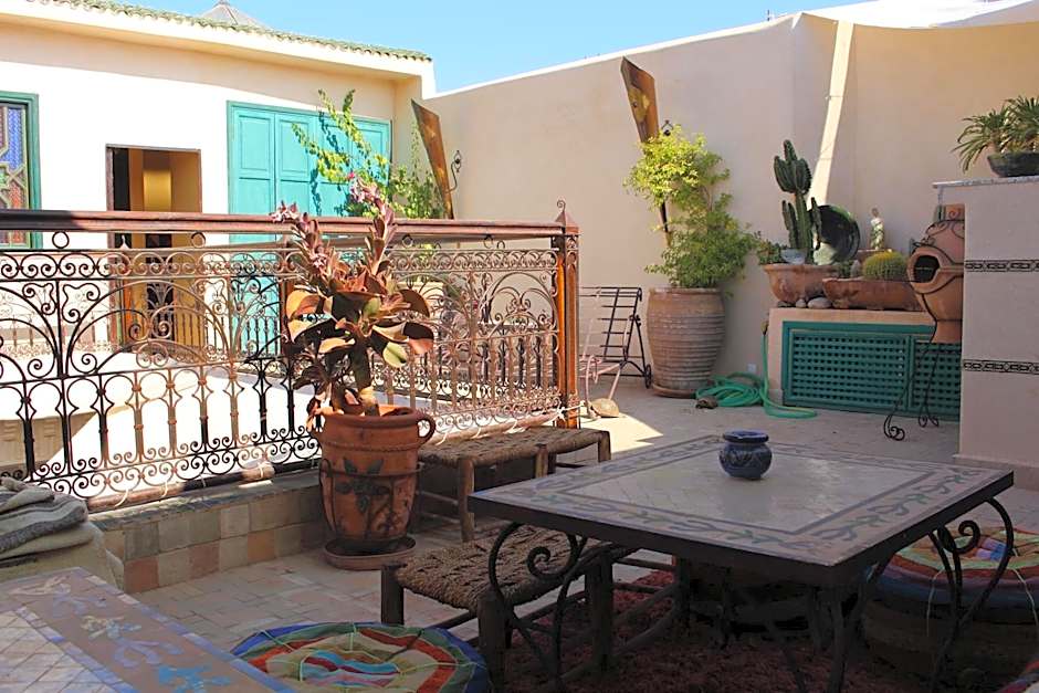 RIAD MAKENE MOUCHKILL