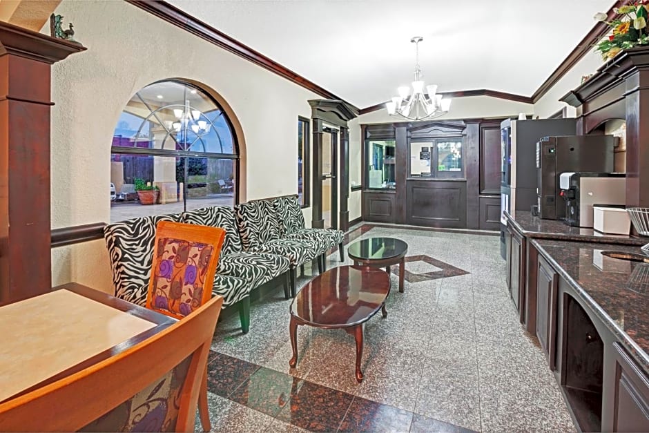 Super 8 by Wyndham Houston Hobby Airport South