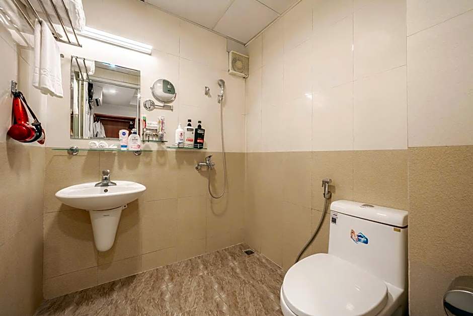 A25 Hotel - 46 Chau Long