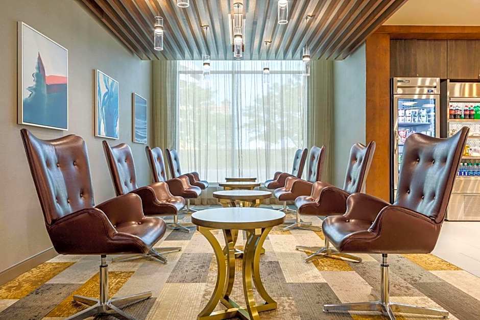 Cambria Hotel Milwaukee Downtown