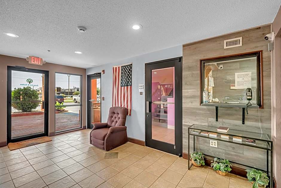 Gray Inn & Suites