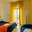 Hotel Plaza con piscina