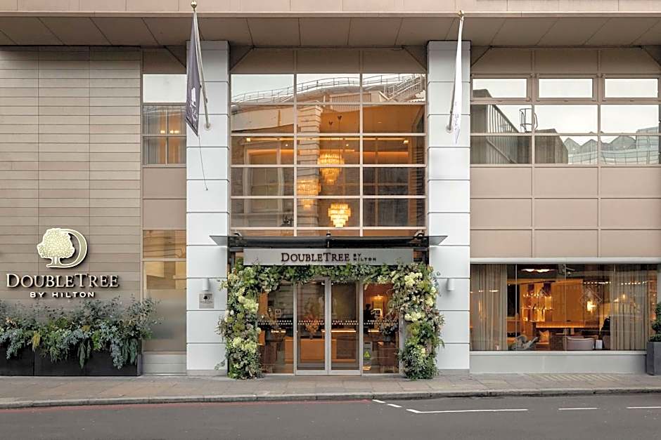 Photo 1 of 36 of DoubleTree By Hilton London Victoria